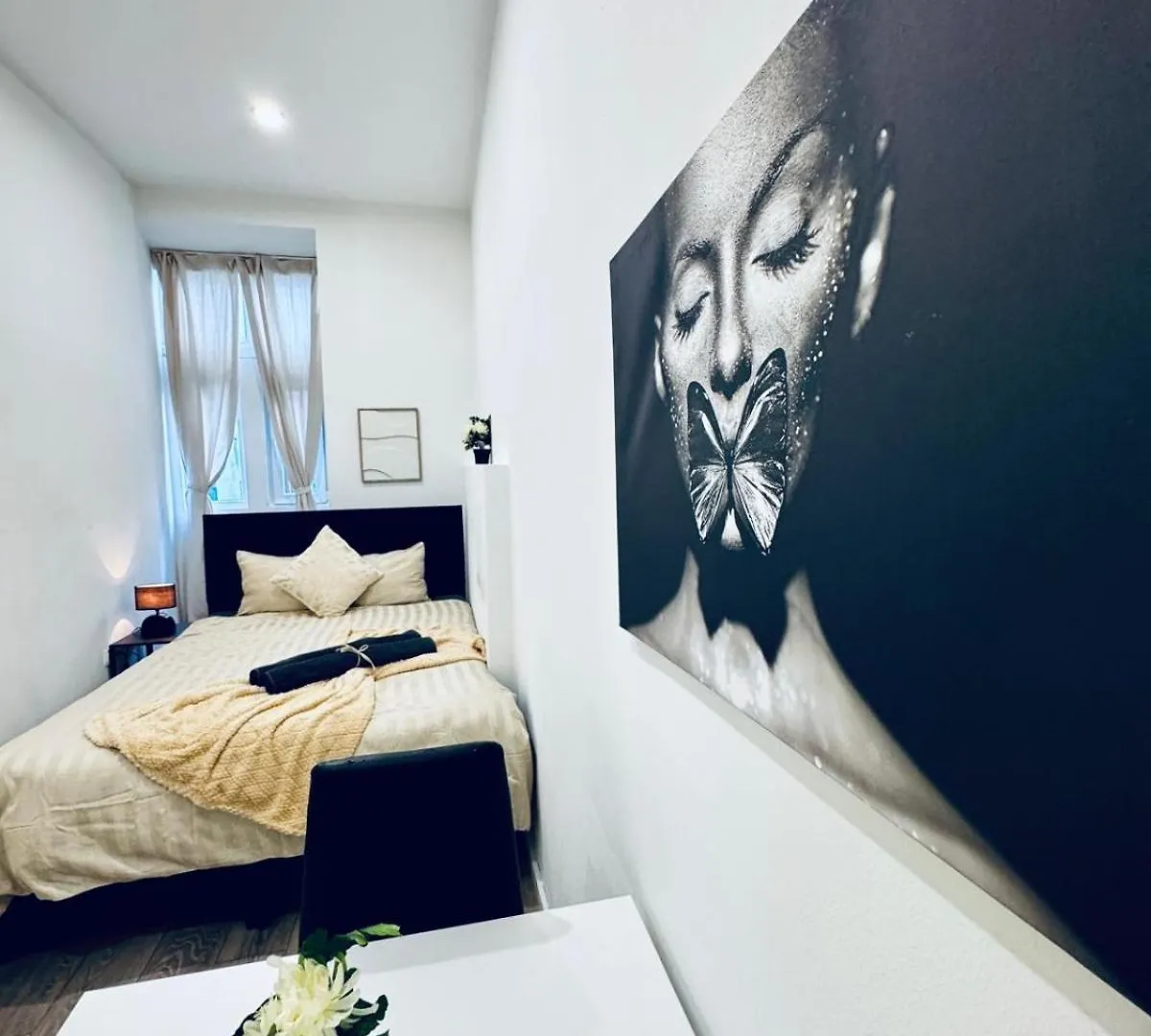 Elegant 5-Br Home Ideal For Groups & Families Vienna