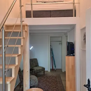 Apartment Ruhige Art-garconniere Mit Balkon