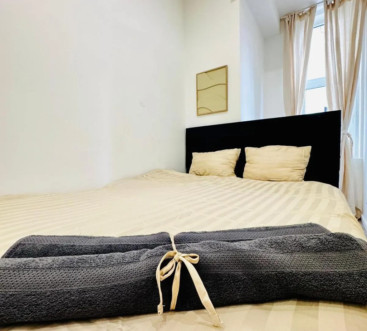 Elegant 5-Br Home Ideal For Groups & Families Vienna Apartment