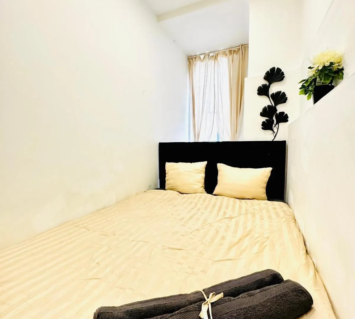 Elegant 5-Br Home Ideal For Groups & Families Vienna