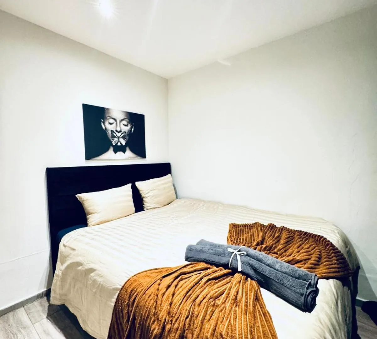 Elegant 5-Br Home Ideal For Groups & Families Vienna