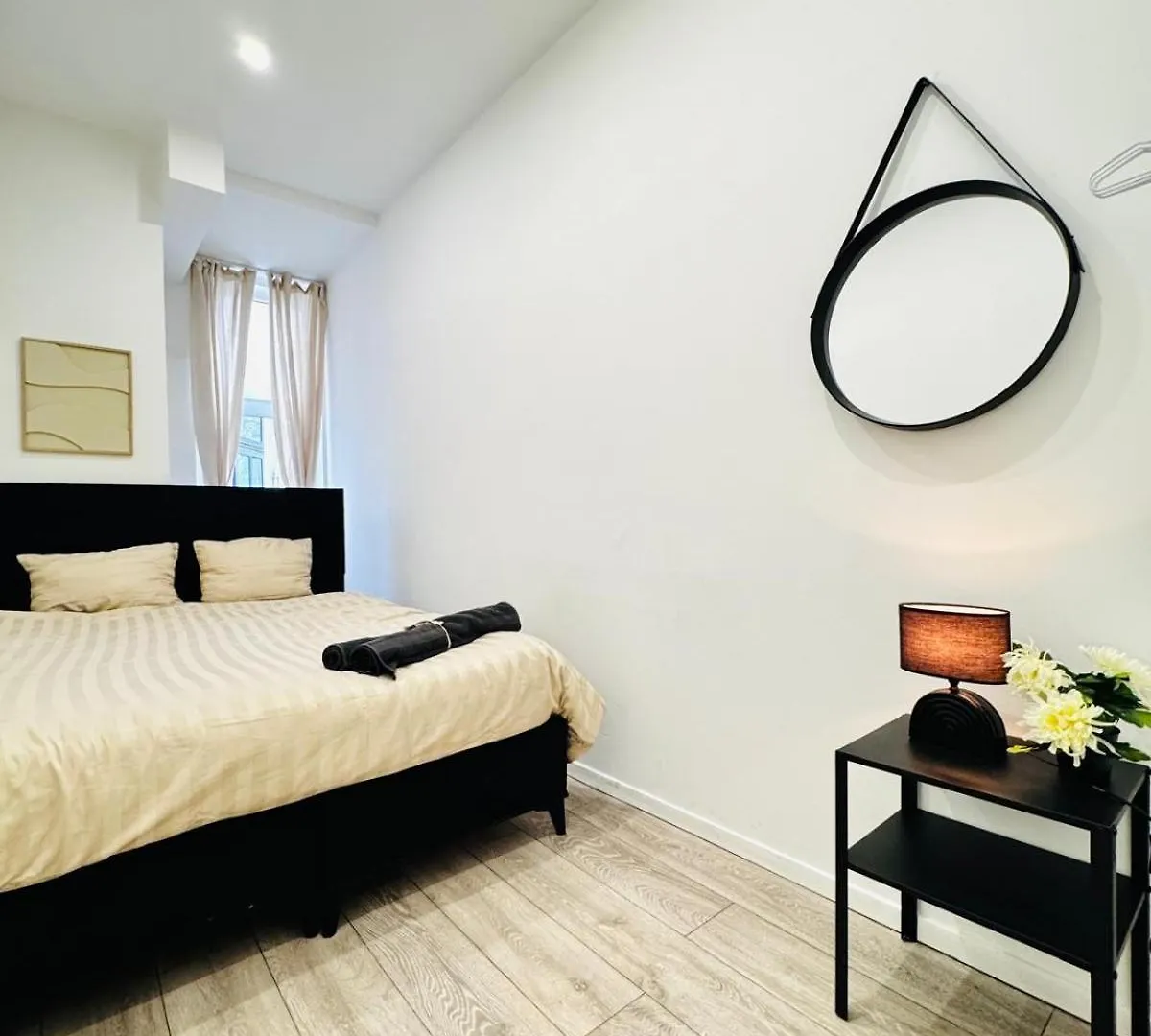Elegant 5-Br Home Ideal For Groups & Families Vienna
